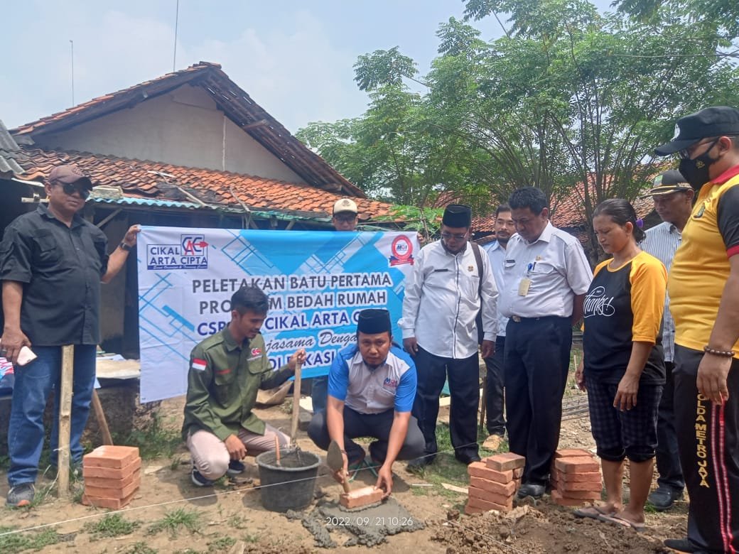 Program MOI Bekasi Raya : Peletakan Batu Pertama Bedah Rumah Oleh Ketua ...